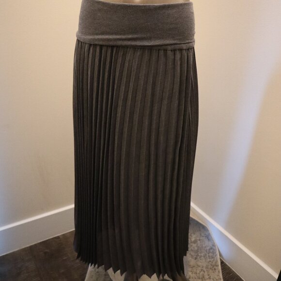 Brunello Cucinelli Charcoal Gray Pleated Skirt Wool Blend Slit Size 6 NWT $1,845 - Picture 2 of 9